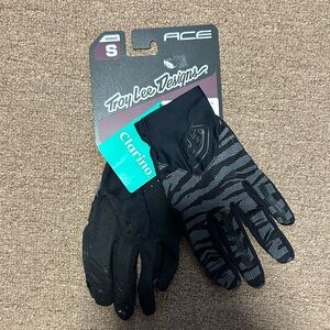 Troy Lee Designs Black and Gray Gloves for women size small new